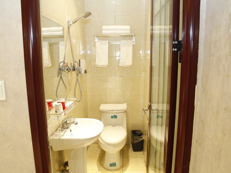 hotelPic