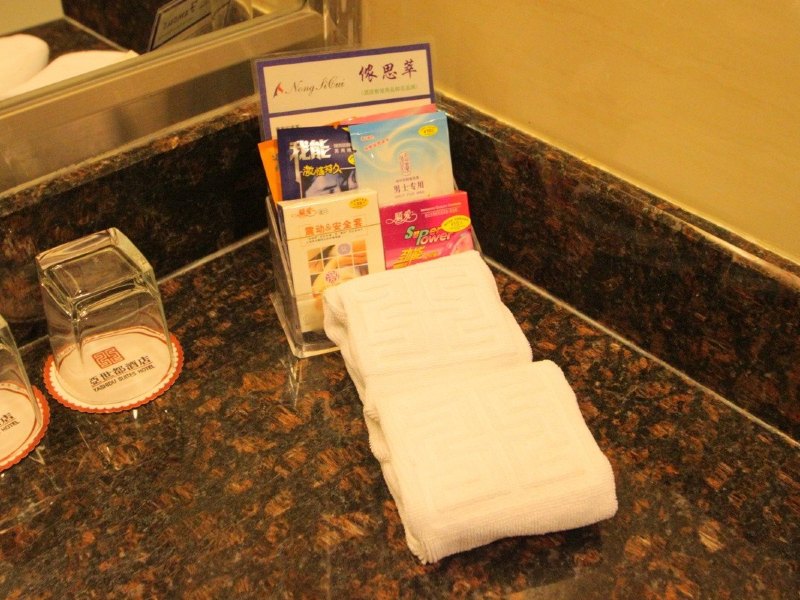 hotelPic