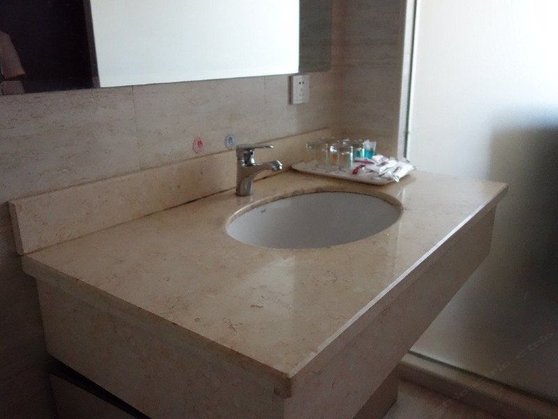 hotelPic