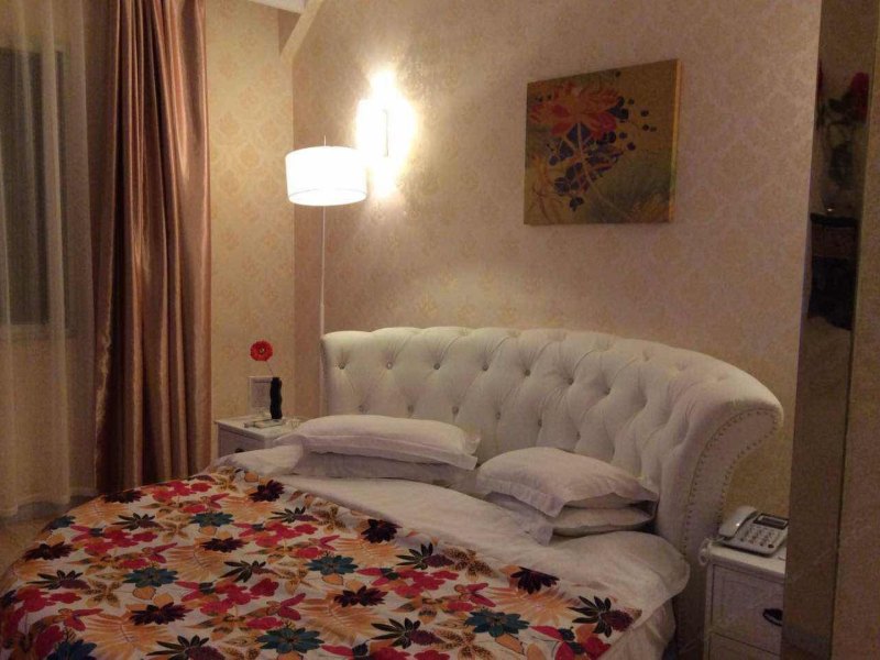 hotelPic