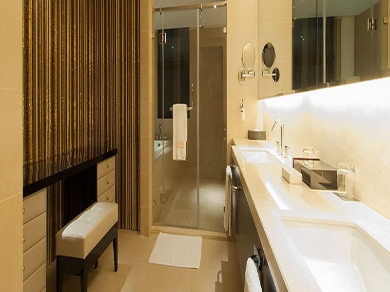 hotelPic