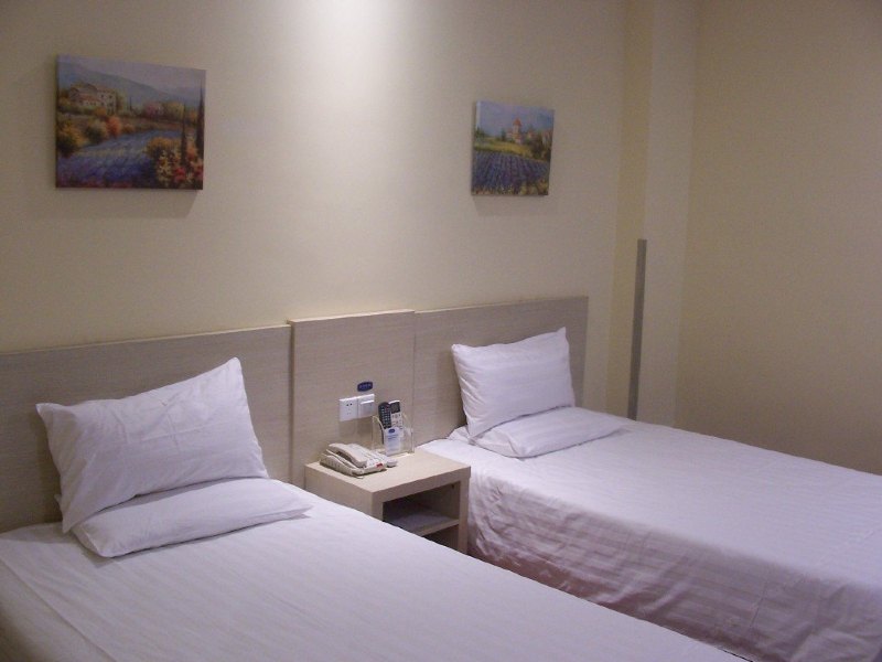 hotelPic