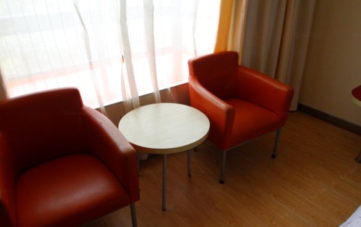 hotelPic