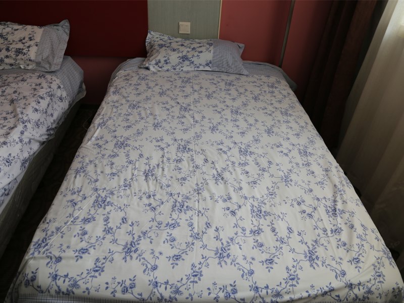 hotelPic