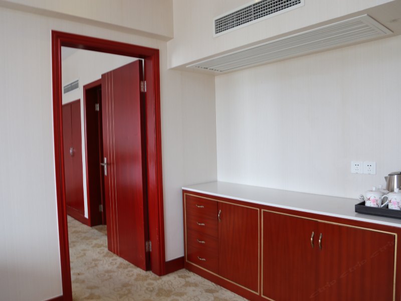 hotelPic