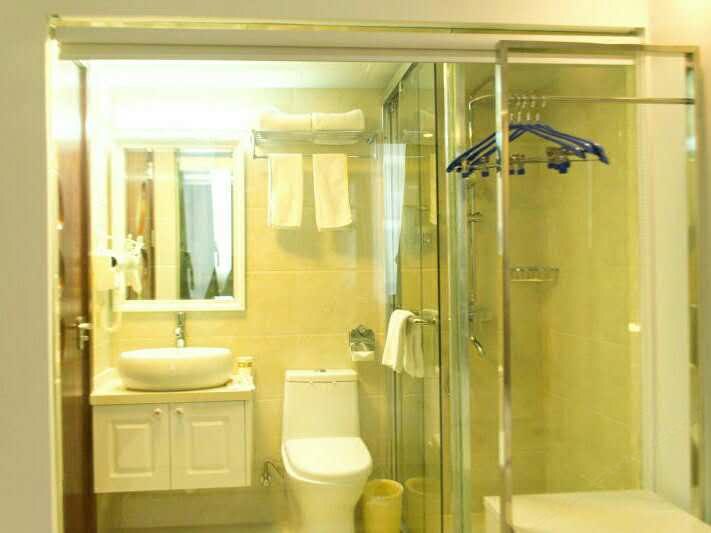 hotelPic