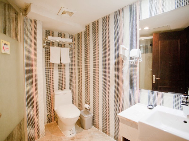 hotelPic