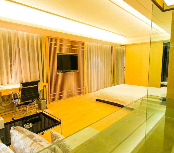 hotelPic