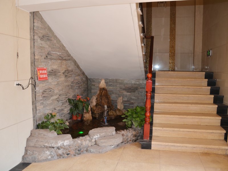 hotelPic