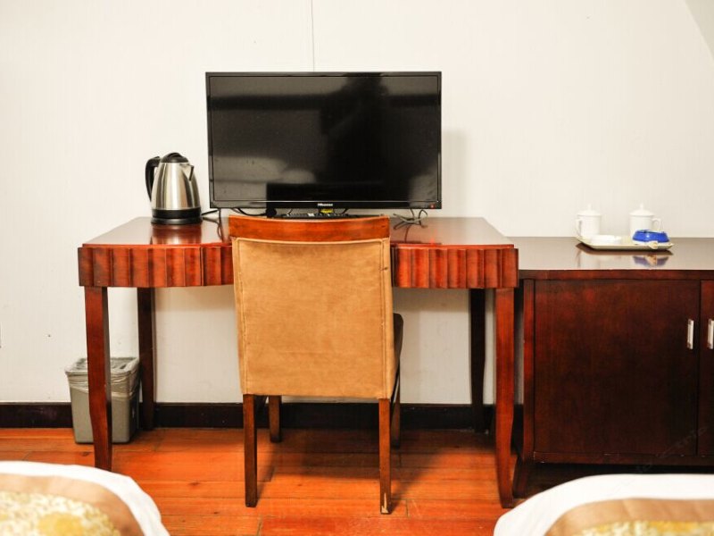hotelPic