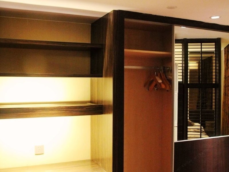 hotelPic