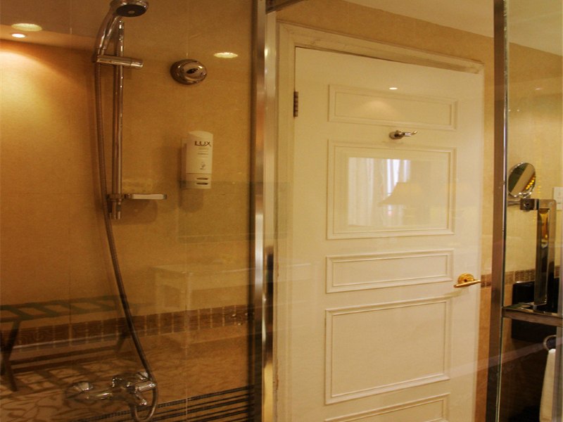 hotelPic