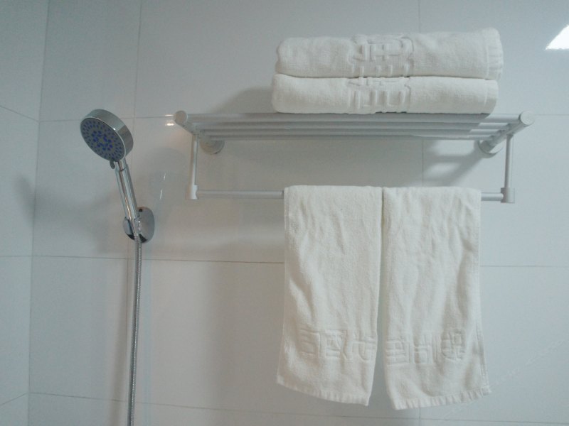 hotelPic