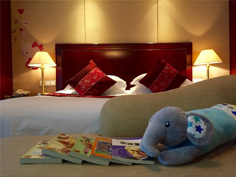 hotelPic