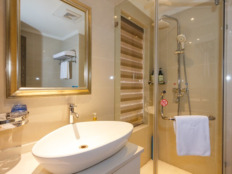 hotelPic