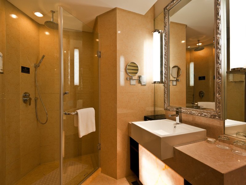 hotelPic