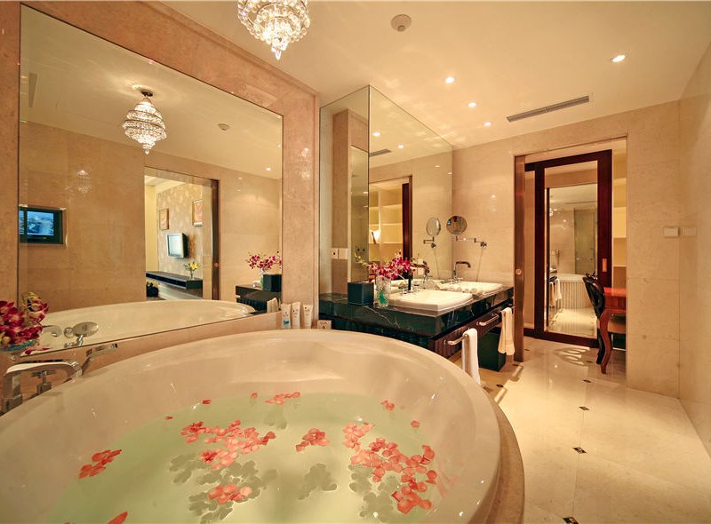 hotelPic