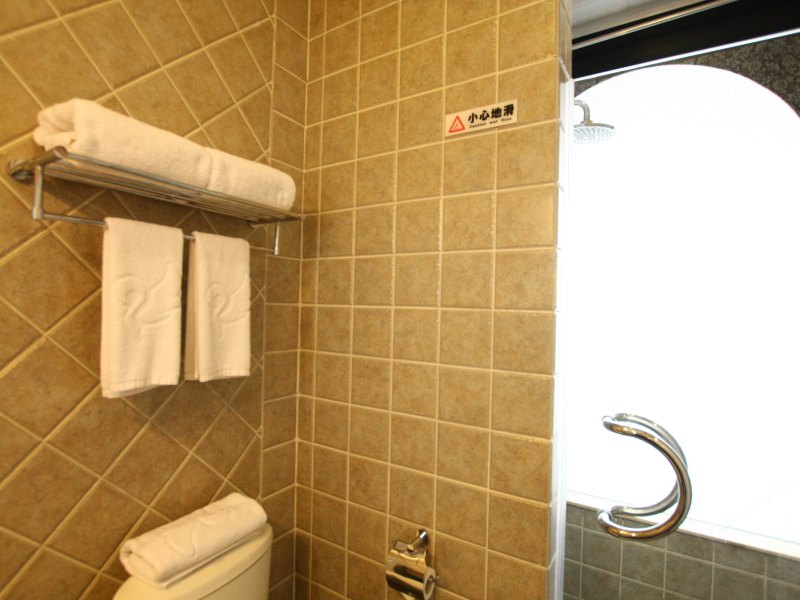 hotelPic