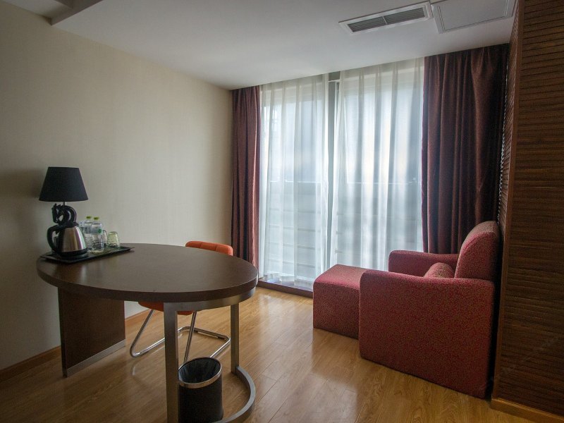 hotelPic