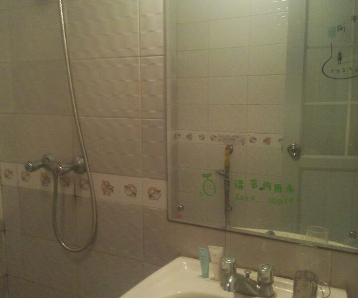 hotelPic