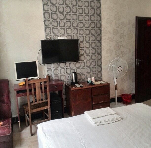 hotelPic