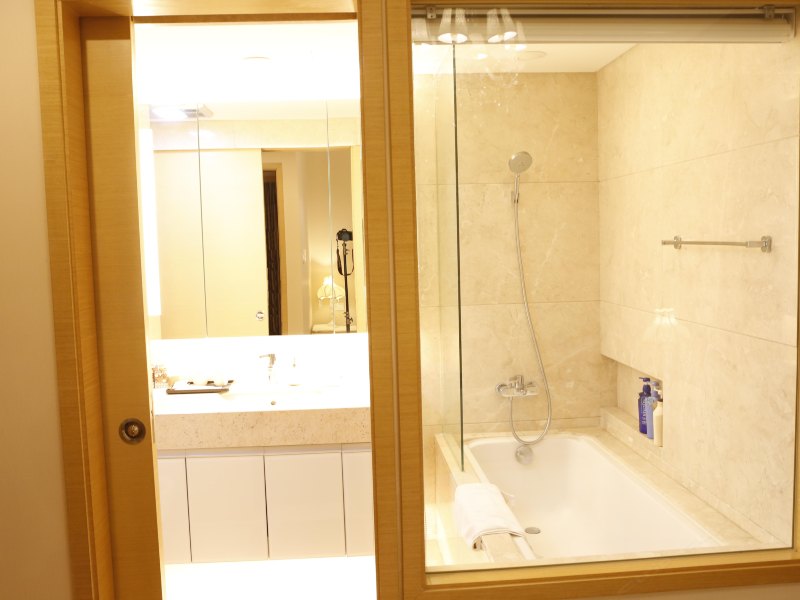 hotelPic