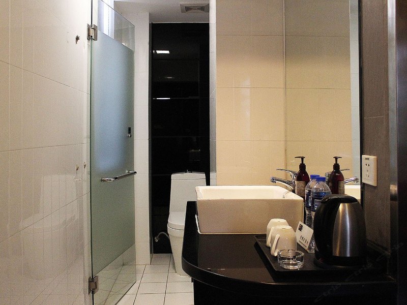 hotelPic