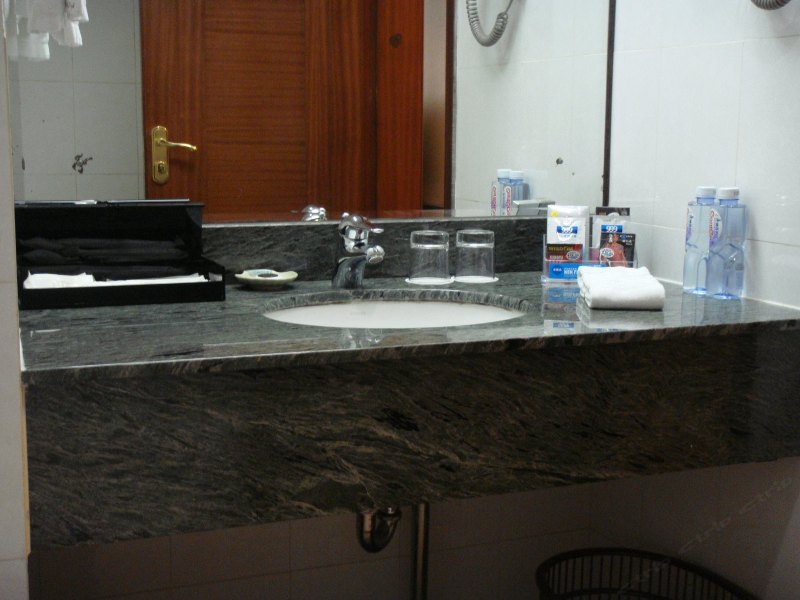 hotelPic