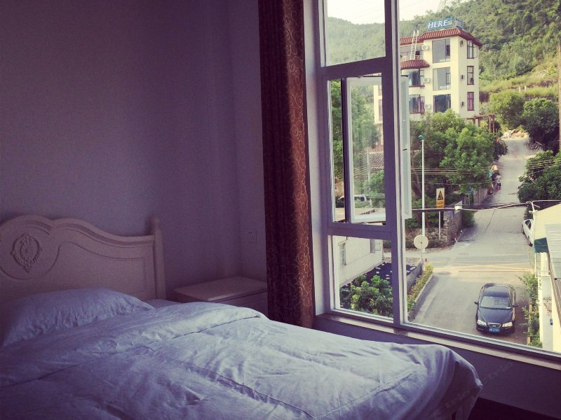 hotelPic