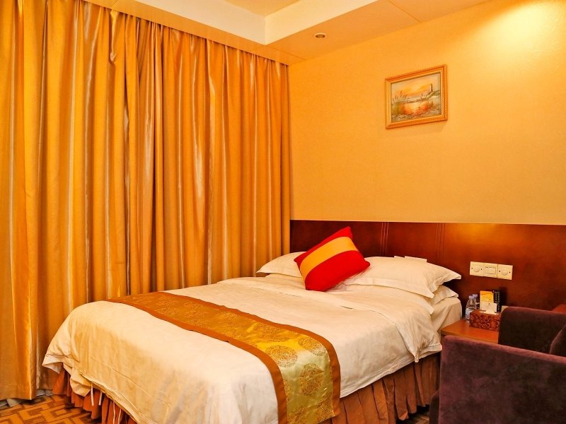 hotelPic
