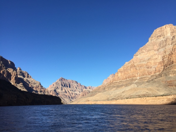 春天去拉斯维加斯旅游必备物品?带什么东西?