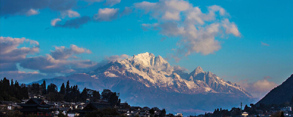 玉龙雪山4月天气怎么样_玉龙雪山穿衣指南_玉