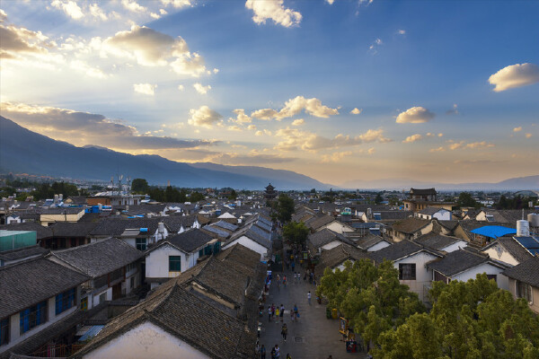 云南大理古城4月天气怎么样_云南大理穿衣指