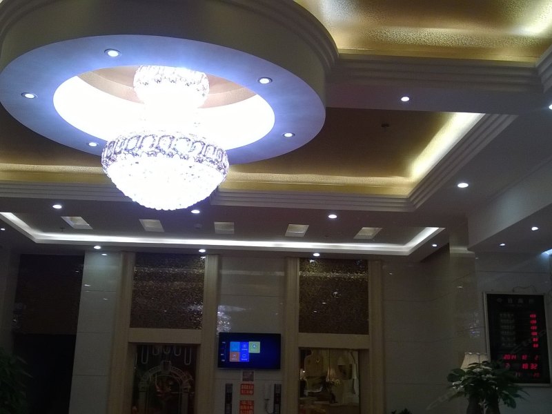 hotelPic