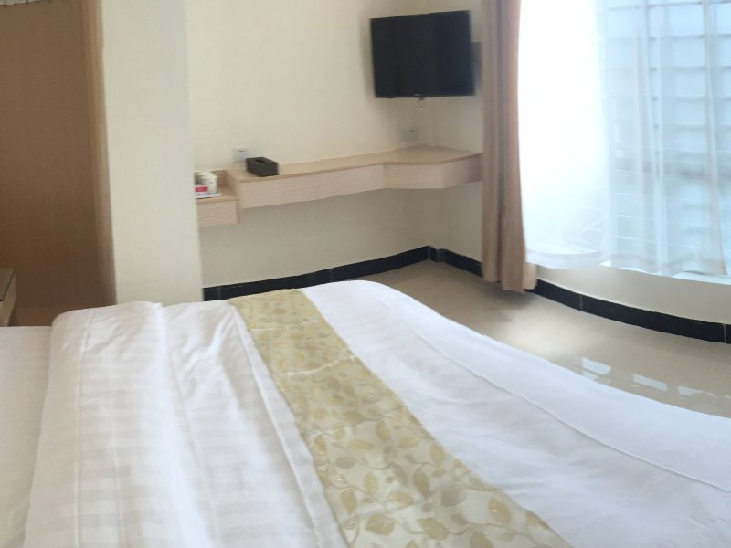 hotelPic