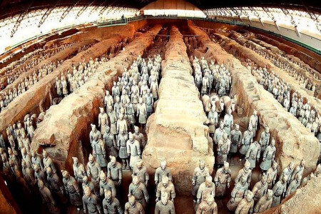 <西安兵马俑-华山-龙门石窟-河南少林寺-开封卧高5日游>2020春晚分会场，升1晚五星，春节赠送****餐年夜饭，夜宿华山，赠登山餐包，南京往返