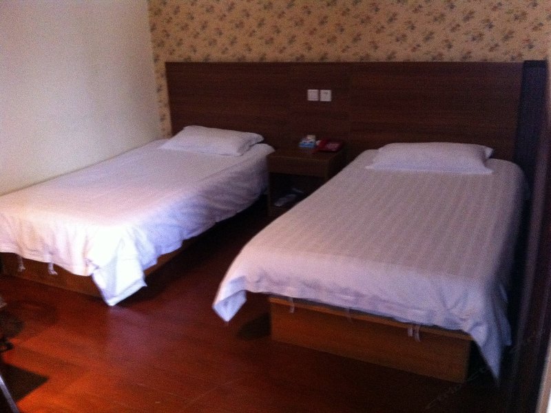 hotelPic