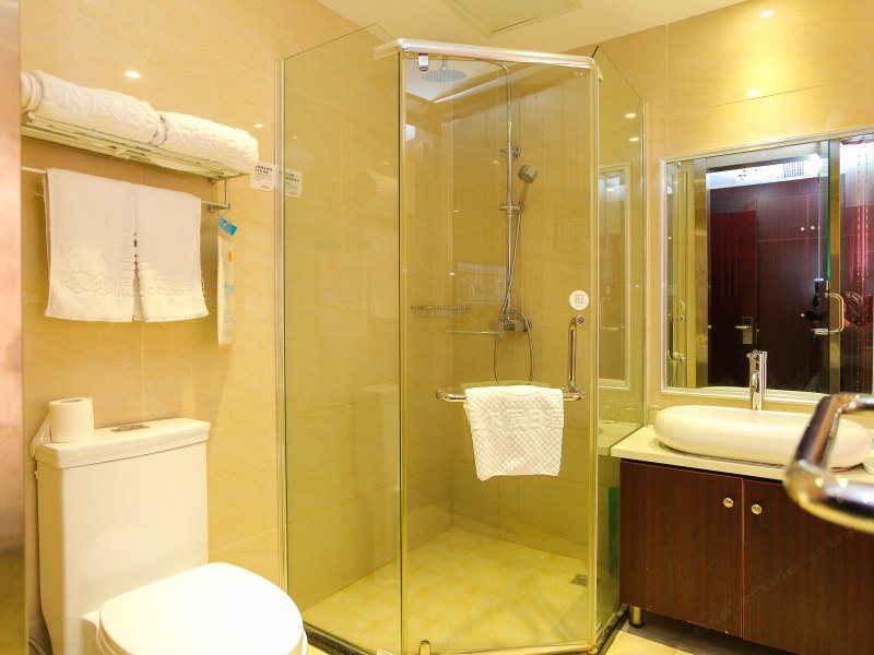 hotelPic