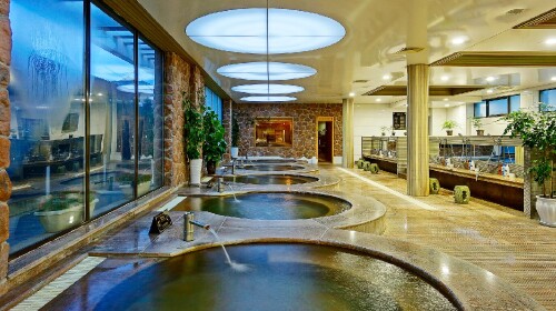 <大连铭湖国际温泉滑雪度假区2日休闲游>,赠滑雪门票 入住温泉会馆 含温泉门票、自助早餐 不含往返交通__出发_途牛