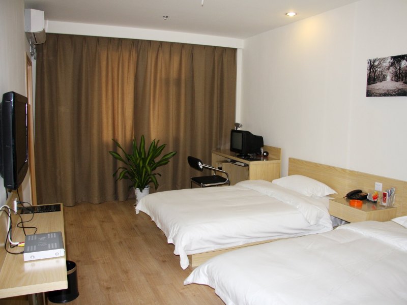 hotelPic