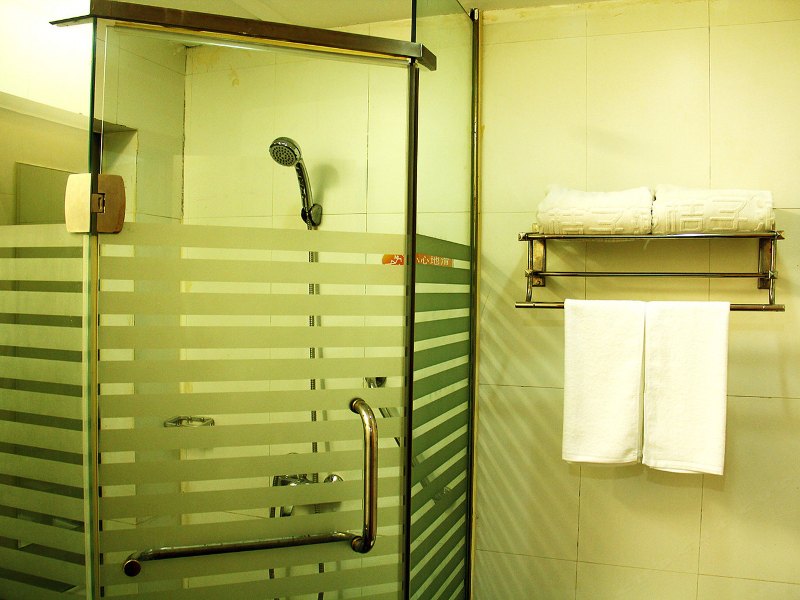 hotelPic