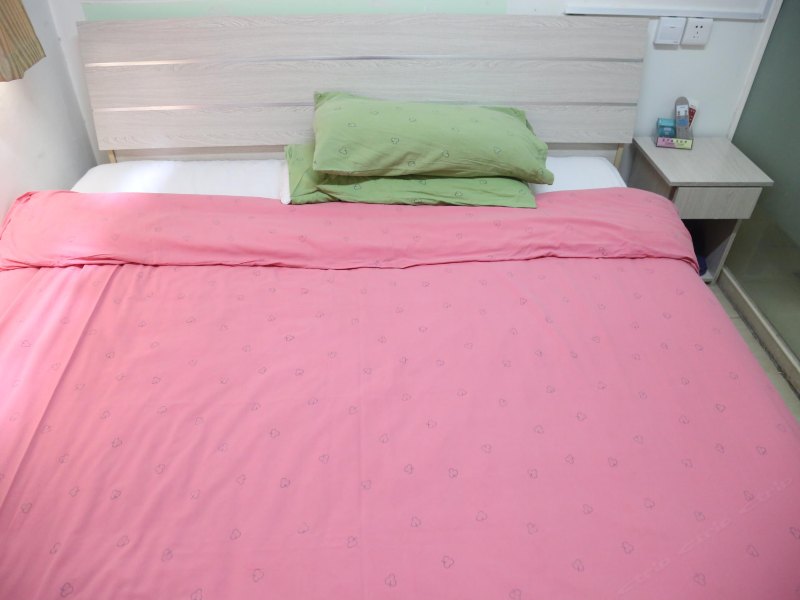 hotelPic