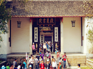 湖南張家界旅游大概多少錢_湖南張家界游花多少錢_湖南張家界旅游一次多少錢