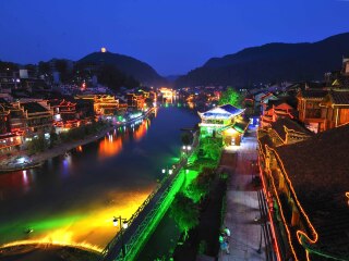张家界旅游热门_去张家界的旅游费用_张家界旅行价格