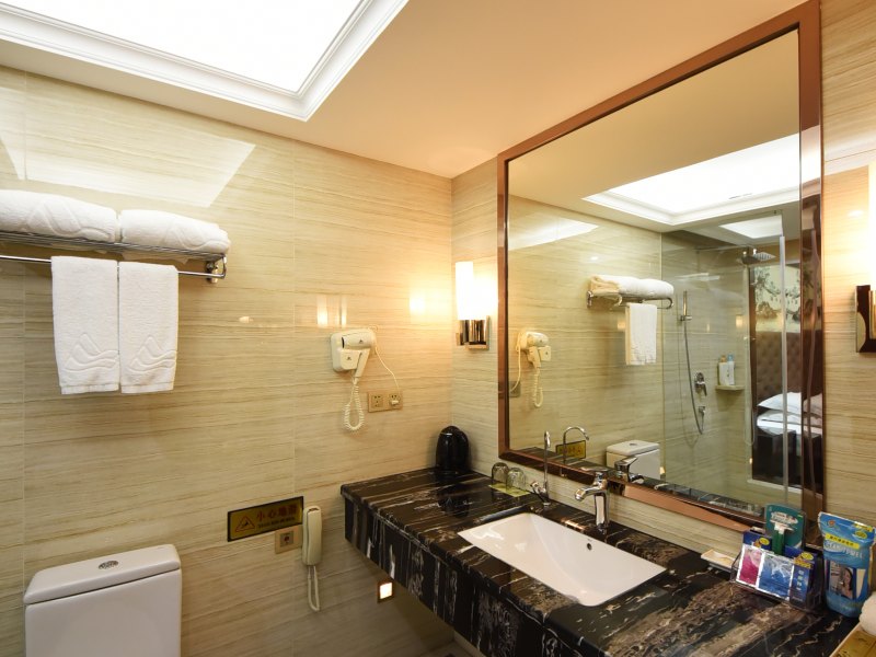 hotelPic