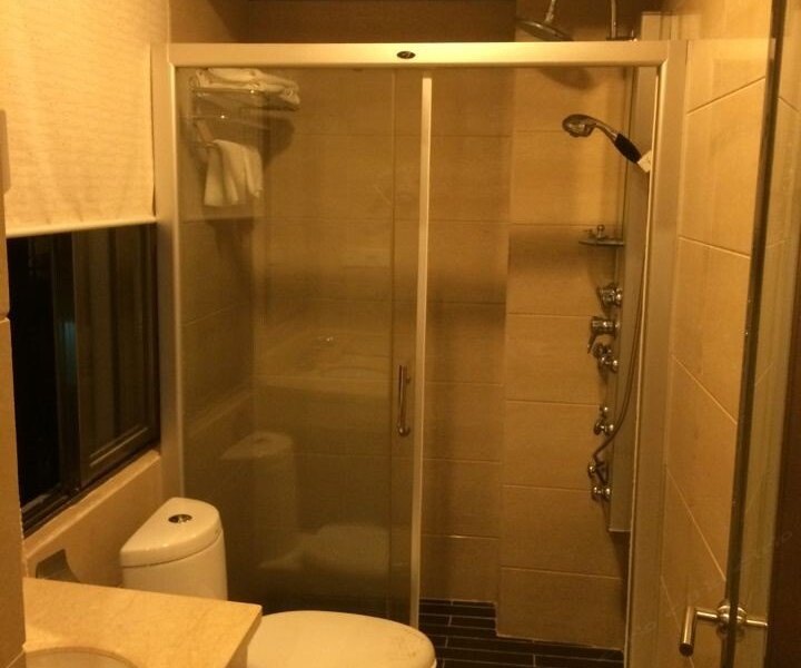 hotelPic