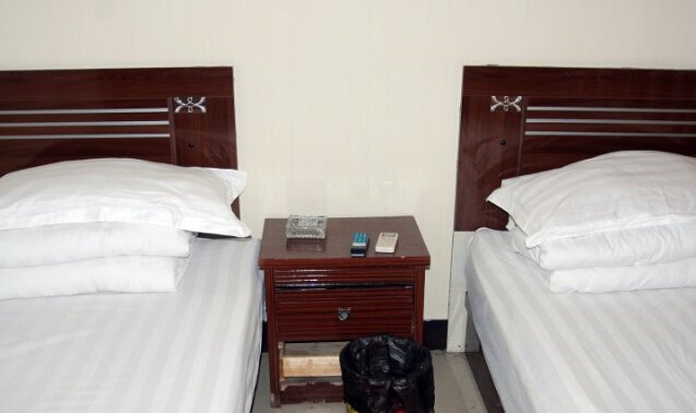 hotelPic