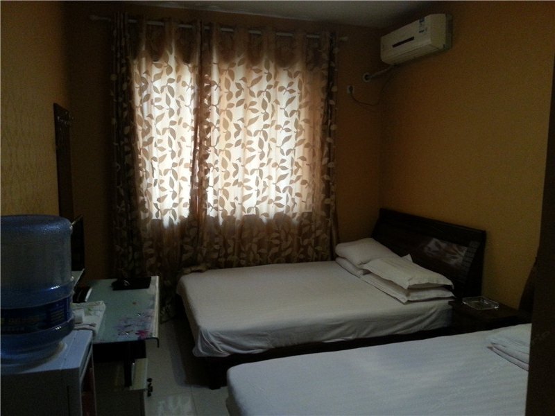hotelPic