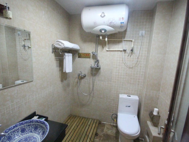 hotelPic