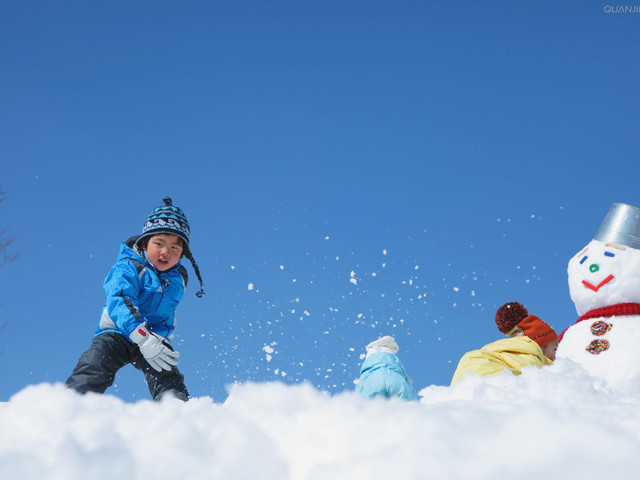 打雪仗